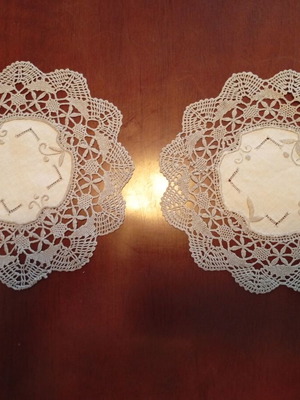 Handmade crochet doilies set of two, like new, 18×18 cm