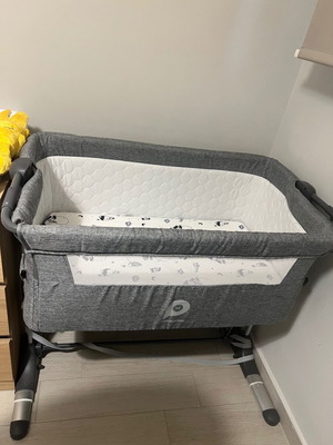 Baby cot like new