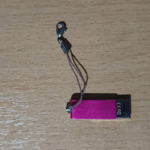 Mini USB Flash Drive PNY 8GB used, fuchsia metal with strap