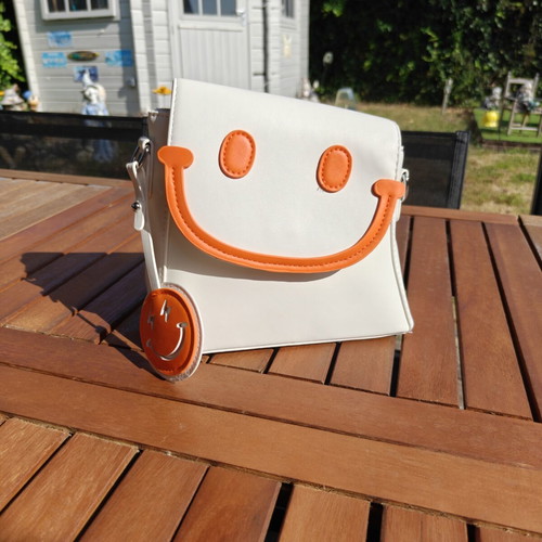 Crossbody bag like new, white and orange, 20x19x10 cm