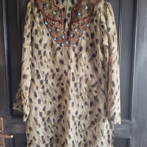 Exotic kaftan like new with embroidered chest, size XL