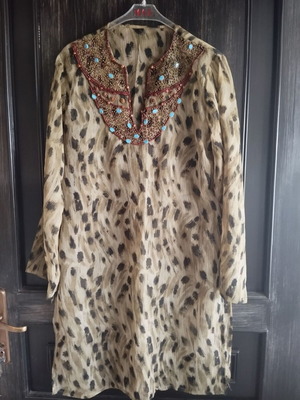 Exotic kaftan like new with embroidered chest, size XL