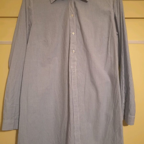 H&M Maternity and Nursing Shirt like new, striped blue and white, size M