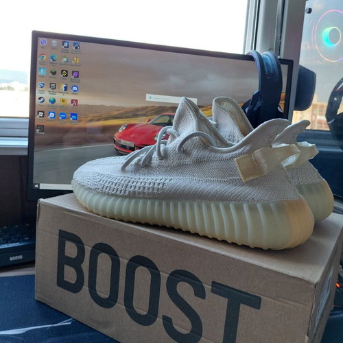 Adidas Yeezy Boost 350 V2 shoes new, size 44, white casual