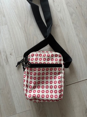 Eastpak shoulder bag like new, colorful with compartments