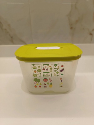 Tupperware 1.8 litre new