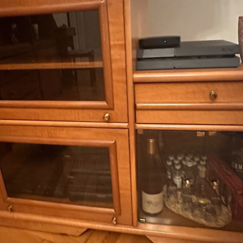 Vintage TV cabinet like new with storage and display shelves