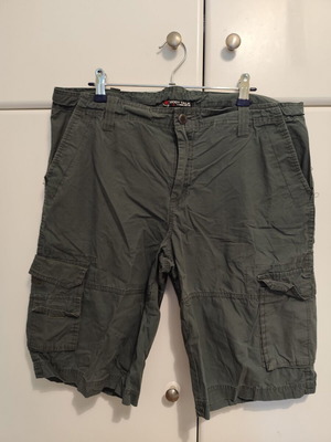 Body talk cargo βερμούδα μεταχειρισμένη, μέγεθος S με μεγάλη φόρμα