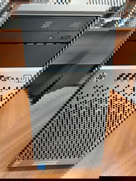  HPE ProLiant ML310e Generation 8 (Gen8) v2 Intel Xeon e3-1226v3 8gb ram Hdd 600gb