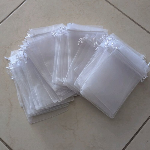 White pouches new, pack of 70 pieces, size 10x15