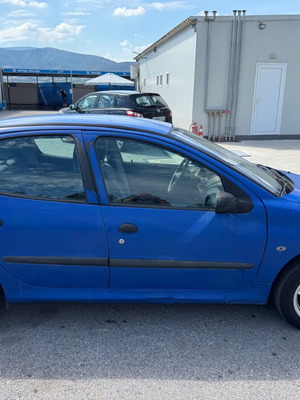 Peugeot 206 used, fully functional, ready for transfer