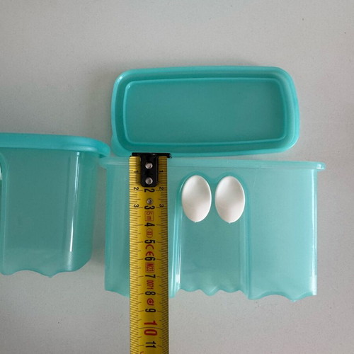 Tupperware FridgeSmart 2 pieces like new with 1 gift