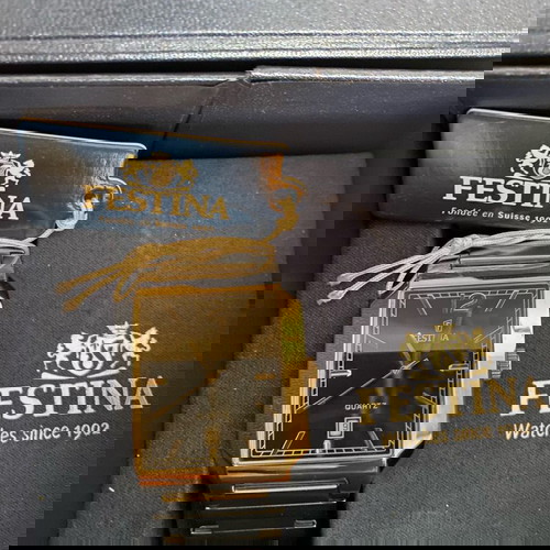 Festina Ανδρικό Ρολόι 39mm Μπαταρίας με Ασημί Μεταλλικό Μπρασελέ και μαύρο καντράν