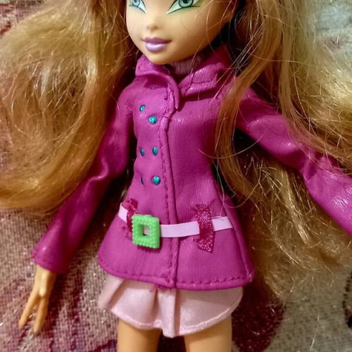 Winx Club Flora doll used with different boots