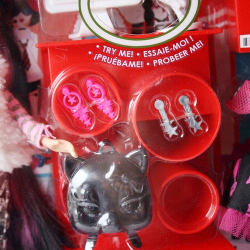 Bratz Boutique L.O.V.E. Jade doll and playset new