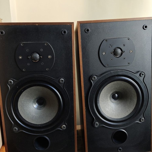 Bowers & Wilkins DM10 bookshelf speakers like new