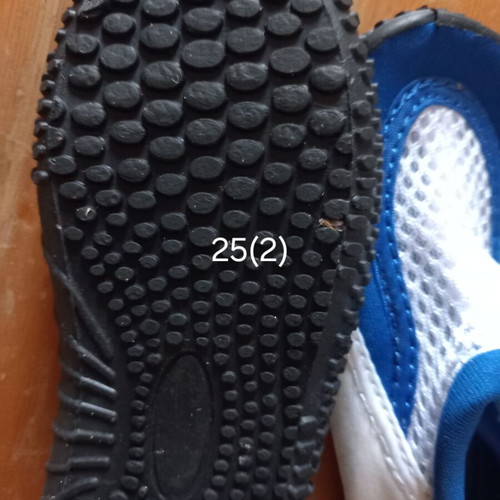 Mare water shoes size 25 new, blue and white