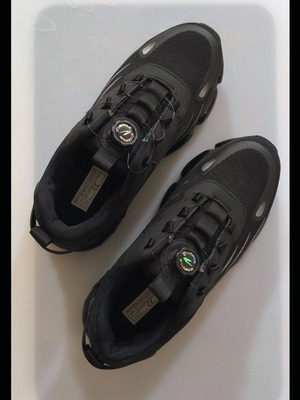 Work shoes size 45 with toe protection, like new, black