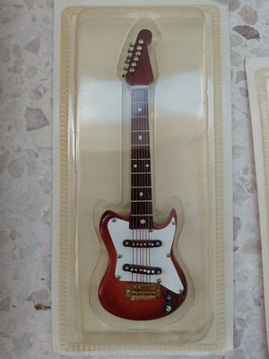 Miniature Electric Guitar brand new, Hachette Salvat collection
