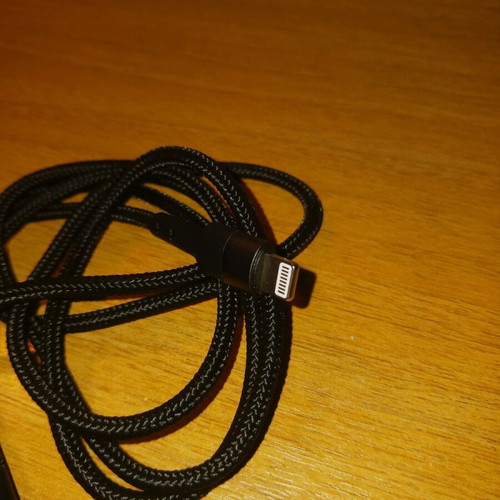 Iphone USAMS Lighting Charger like new