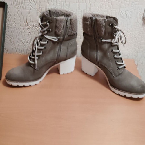 Boots size 42 like new