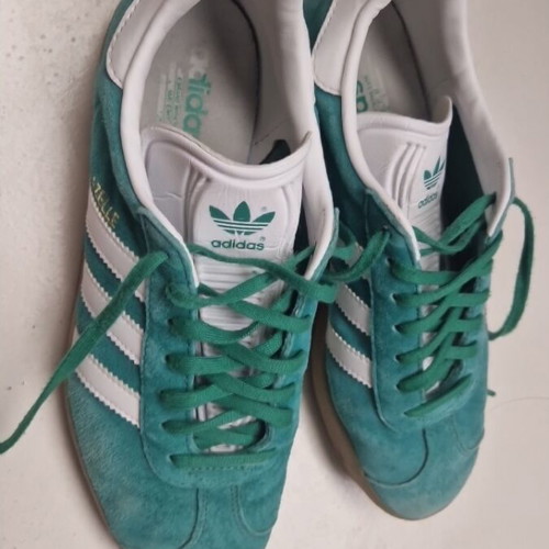 Adidas Gazelle green shoe like new, size 42