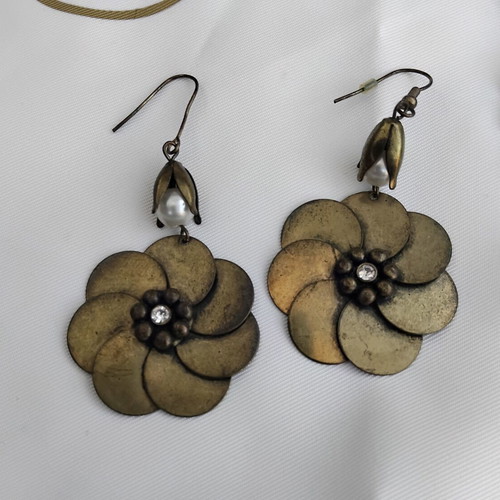 Vintage costume jewelry set used, pack of 4, bronze tone