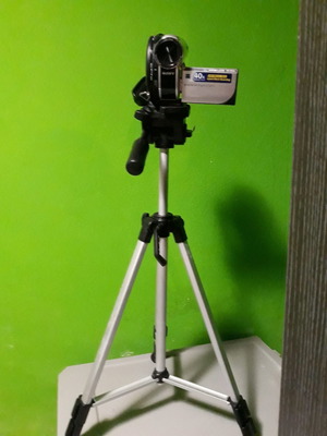 Sony Camera Hybrid DCR-DVD110E μεταχειρισμένη με τρίποδο