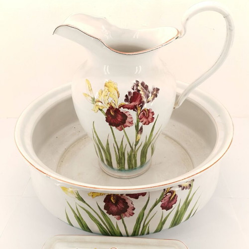 Lagoumano enamel washbasin set with soap dish, 1920s, like new