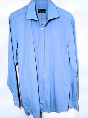 Men's blue dress shirt, size M