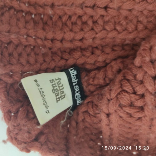 Fullah Sugah knitted neck scarf used, brick color