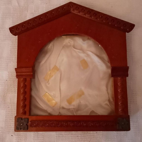Antique Stefánothiki 1960-70 like new with carvings and bronze details