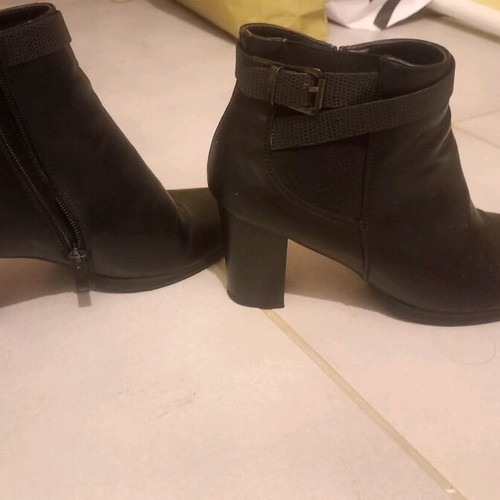 Voi Noi black ankle boots size 40 used, lightly worn