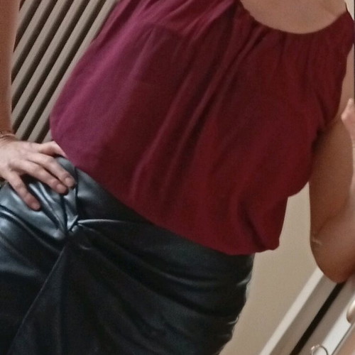 Badila Sleeveless Loose Burgundy Top With Black Lace Like New, One Size