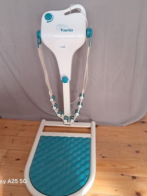 VarioLux Vibration Plate with 12 Speeds and AntiCellulite Bands like new