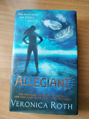 Allegiant book like new condition