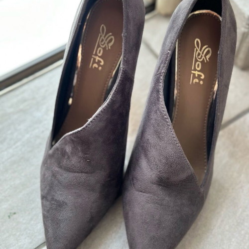 Gray pumps used with 10cm heel, size 38