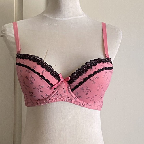 Pink Bra with Black Lace like new, balconette push-up style