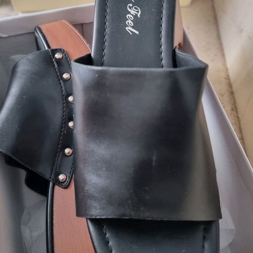 Clogs new, stylish and comfortable, size 39, black