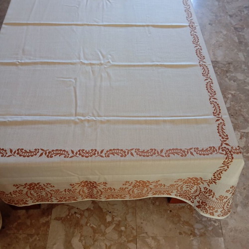 Embroidered tablecloth 160x130 cm like new