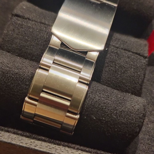 Tudor Black Bay Heritage 41 wristwatch like new, black