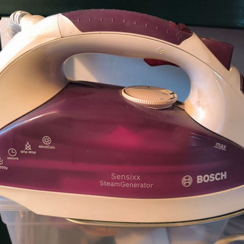 Bosch Sensixx Steam Generator 3100W steam iron like new