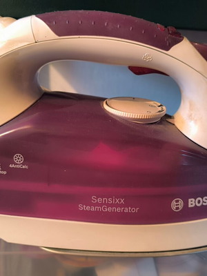 Bosch Sensixx Steam Generator 3100W steam iron like new
