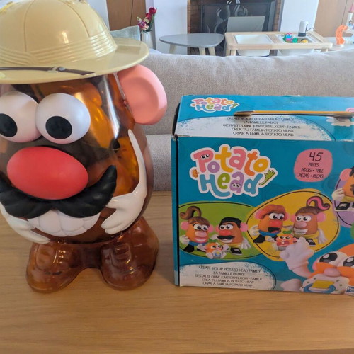 Potato Head Family Safari theme like new, complete accessories