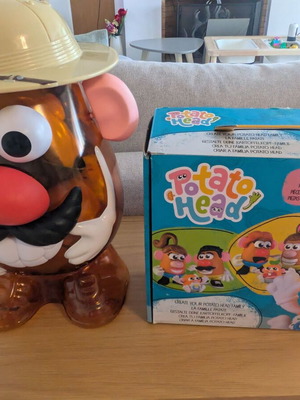 Potato Head Family Safari theme like new, complete accessories