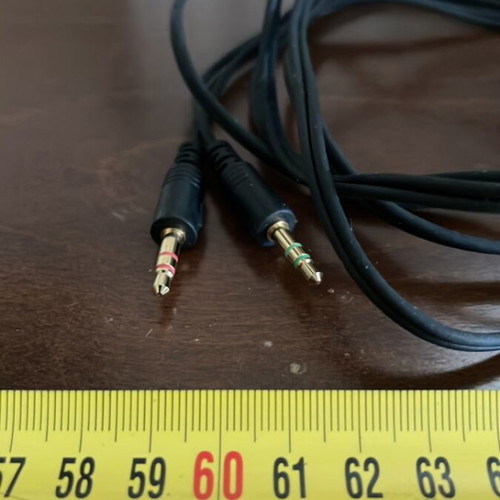 3.5mm Jack Y Splitter Cable 1.1m like new