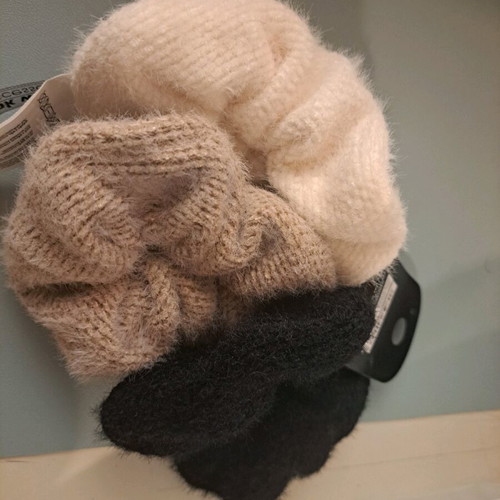Scrunches winter new, very soft