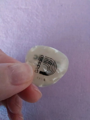 String instrument pick used 70mm