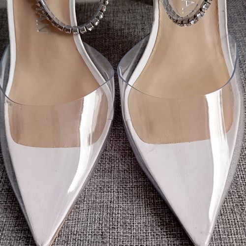 Stuart Weitzman luxury leather sandals like new, size 39, white