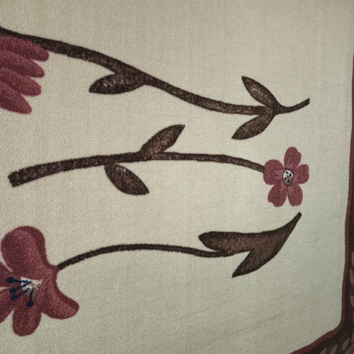 Large rug like new in beige brown shades with red flowers 240x200cm